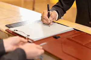 荷兰人到广州旅游费用